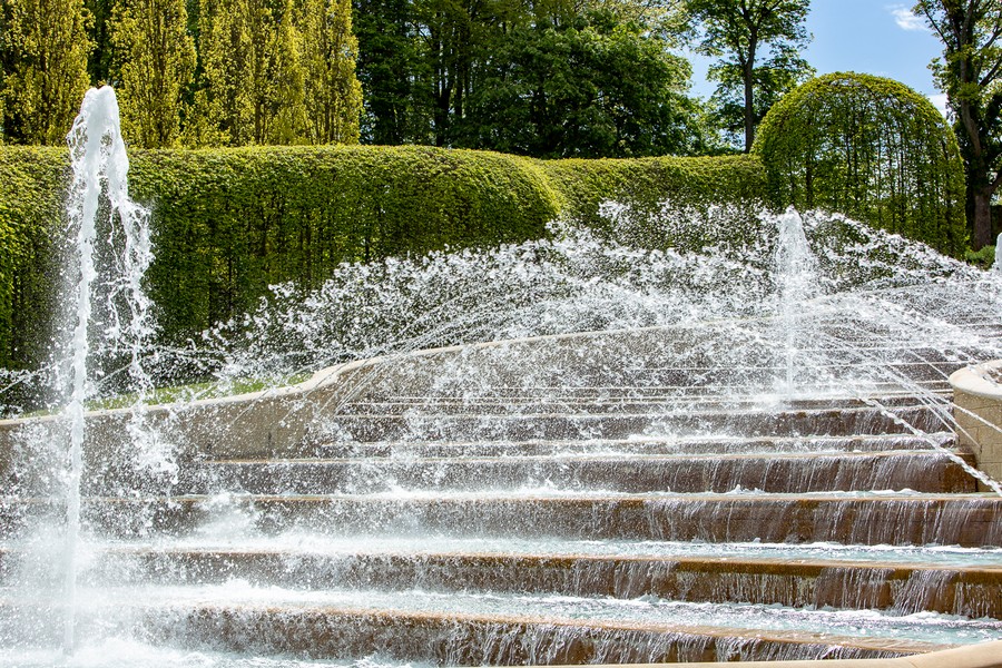 alt="grand cascade at Alnwick Garden"
